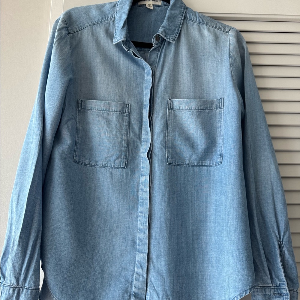 Anthropologie Cloth & Stone Long Sleeve Button Down Chambray Blouse